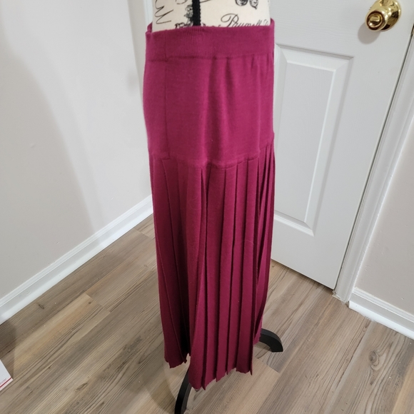 Vintage Bryan Connelly Wool blend Pleaded Red Sweater Maxi Skirt Size Medium EUC - Picture 9 of 9